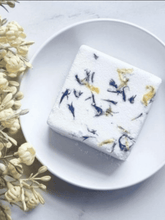 Load image into Gallery viewer, Menthol and lavender shower fizzies by Natural Soy Creations with blue cornflower petals on white background.
