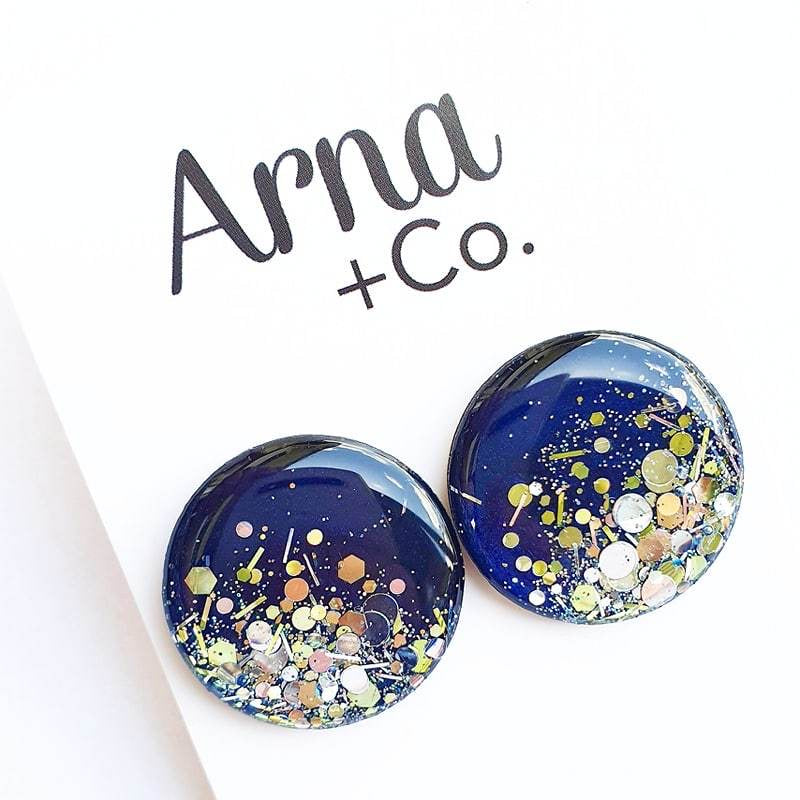 NAVY AND CHAMPAGNE SILVER STATEMENT STUDS